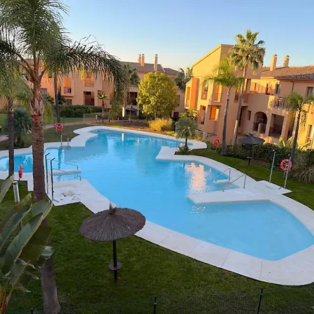 Benahavis Holidays شقة