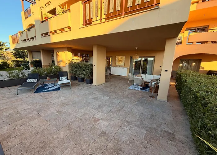 Benahavis Holidays * Эстепона